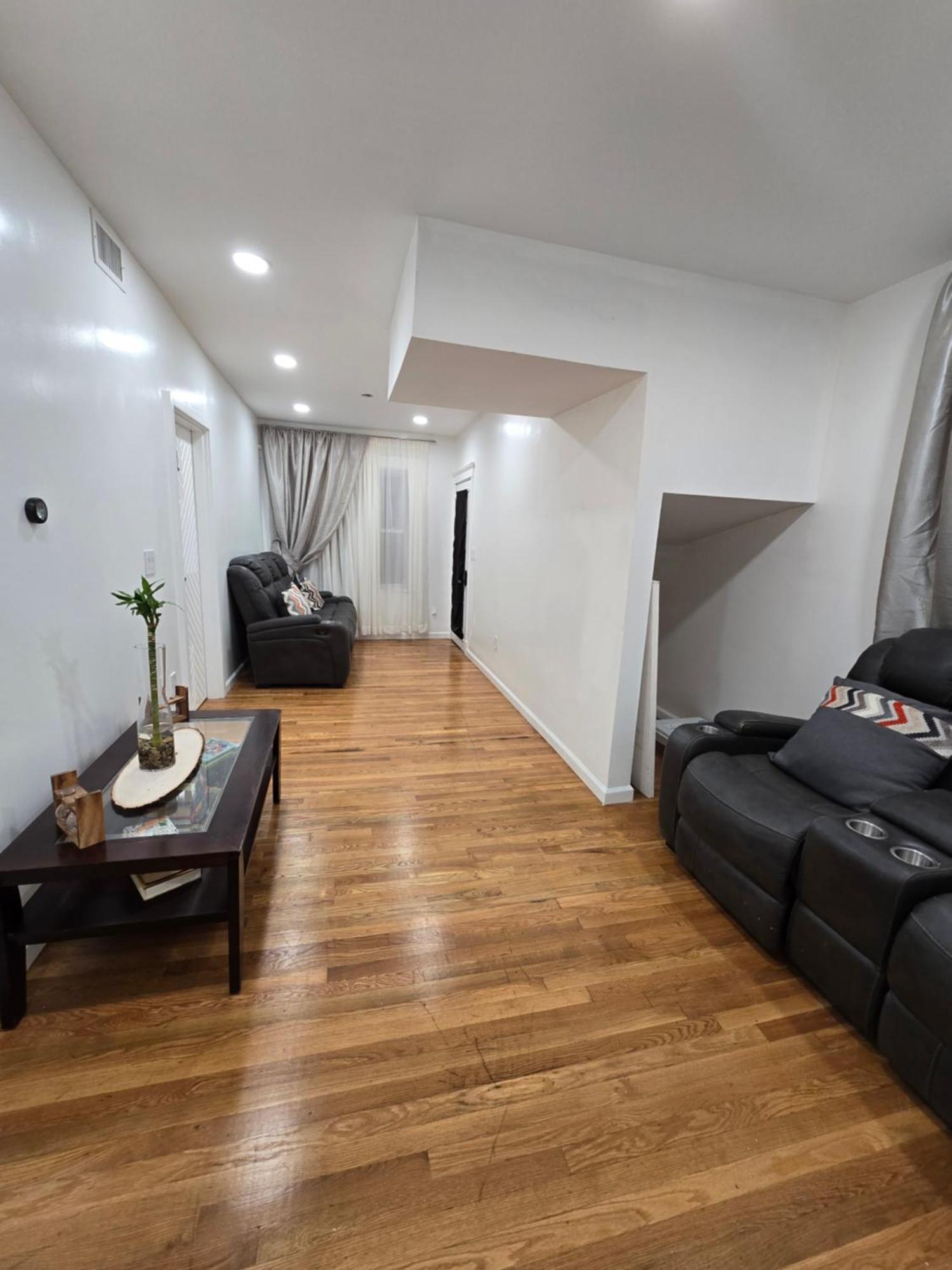 Beautiful Boston Bedroom - New Renovation Экстерьер фото